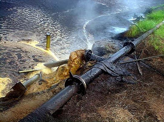 Palm Oil Mill Effluent (POME), East New Britain, Papua New Guinea © Wakx